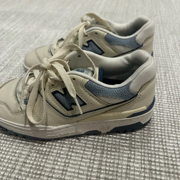 New Balance • 550s  • Boys 5/ Women 7 - Picture 3 of 5